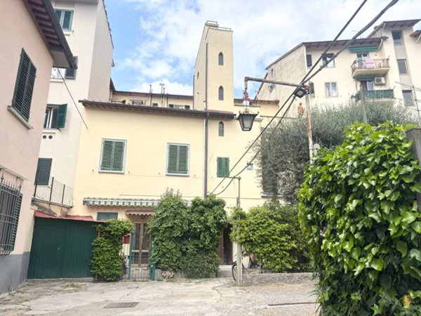 appartamento in vendita a Firenze in zona Pignone