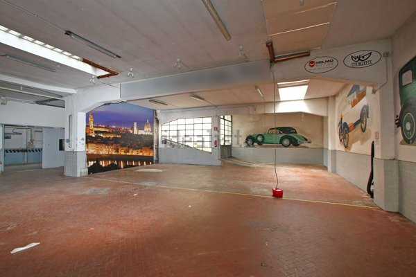 locale di sgombero in vendita a Firenze in zona Novoli