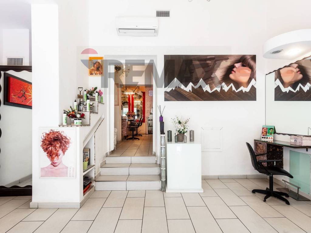 negozio in vendita a Firenze in zona Campo di Marte