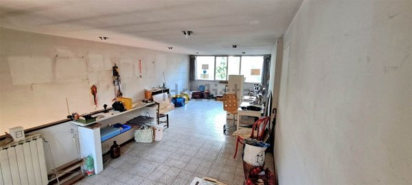 ufficio in vendita a Firenze in zona Legnaia