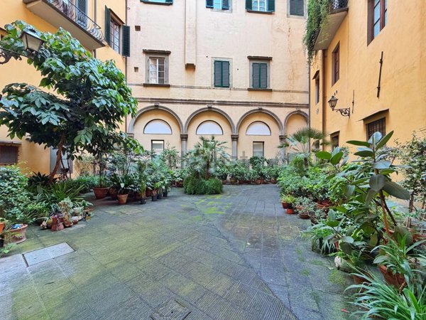 appartamento in vendita a Firenze in zona Centro Santa Croce