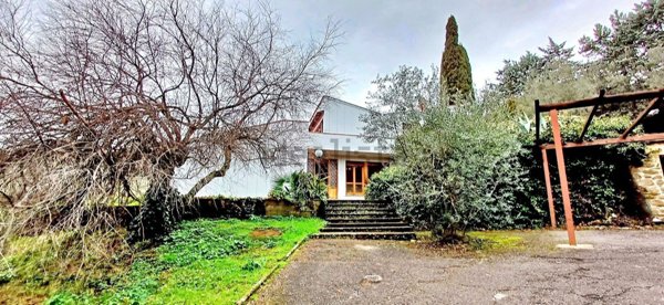 casa indipendente in vendita a Firenze in zona Settignano