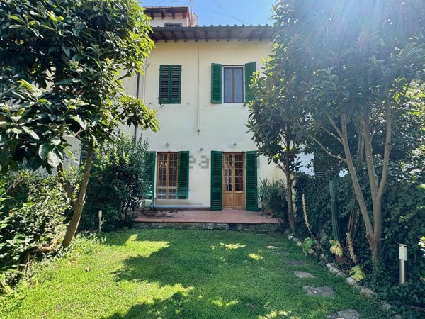 esavano in vendita a Firenze in zona Gavinana
