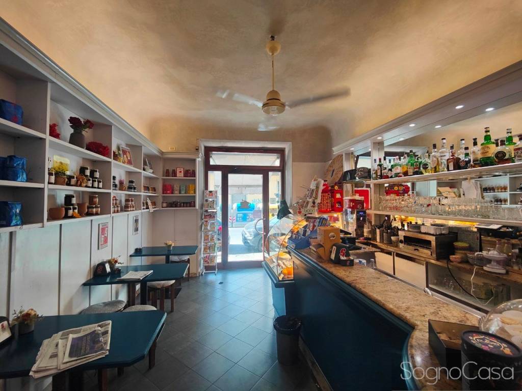 negozio in vendita a Firenze in zona Campo di Marte