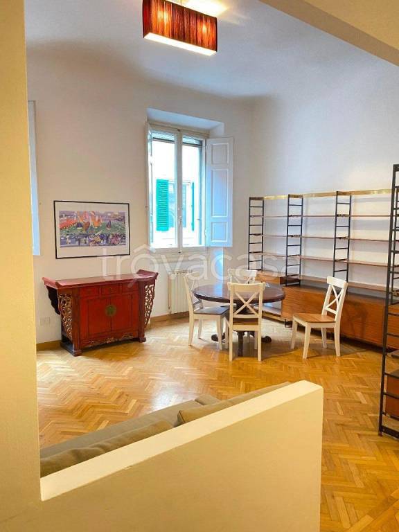 appartamento in vendita a Firenze in zona Centro San Lorenzo