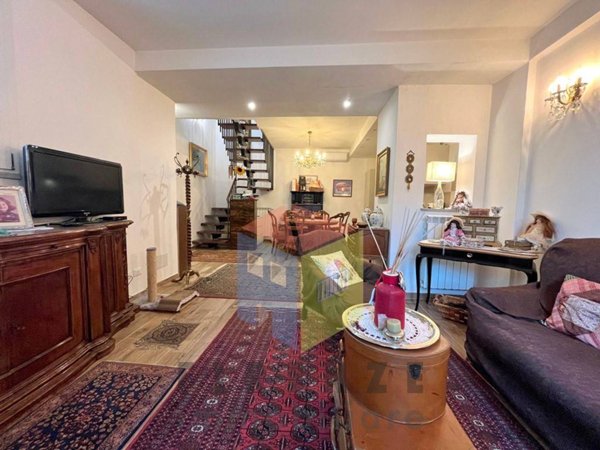 casa indipendente in vendita a Firenze in zona Centro Storico