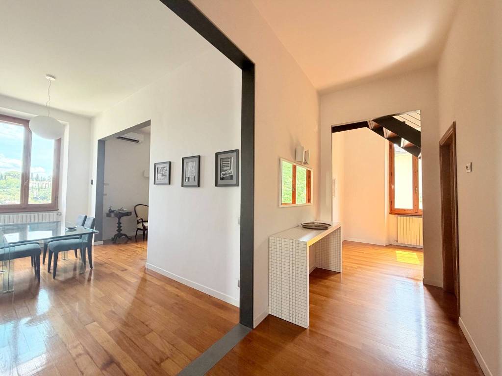 appartamento in vendita a Firenze in zona Bellosguardo