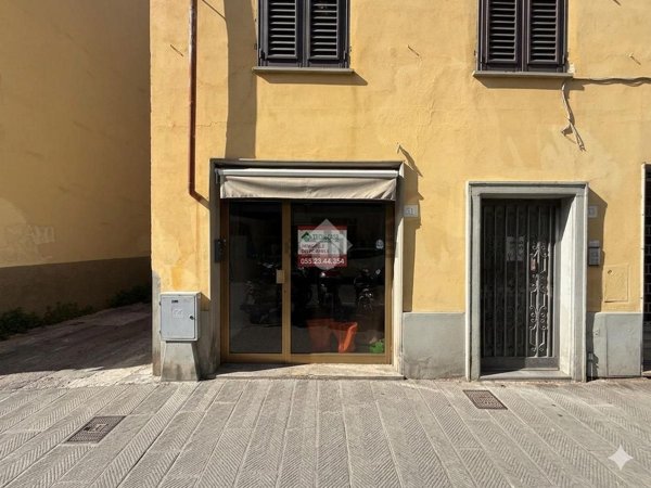 negozio in vendita a Firenze in zona Varlungo