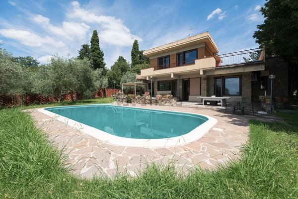 casa indipendente in vendita a Firenze in zona Careggi