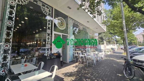negozio in vendita a Firenze in zona Firenze Nova