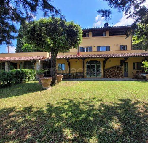 casa indipendente in vendita a Firenze in zona Settignano