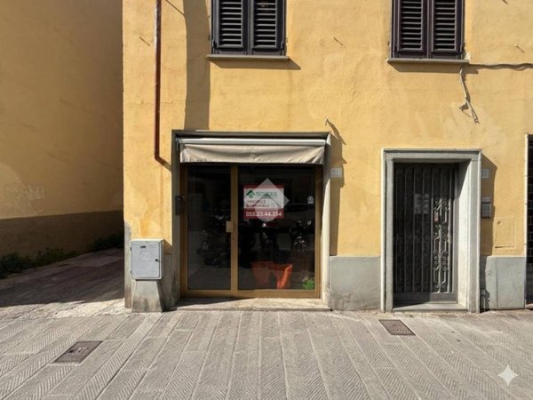 negozio in vendita a Firenze in zona Bellariva