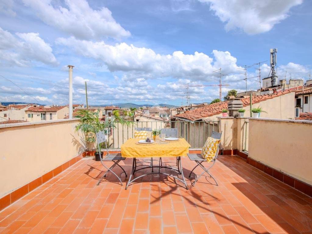 appartamento in vendita a Firenze in zona Centro Santa Croce