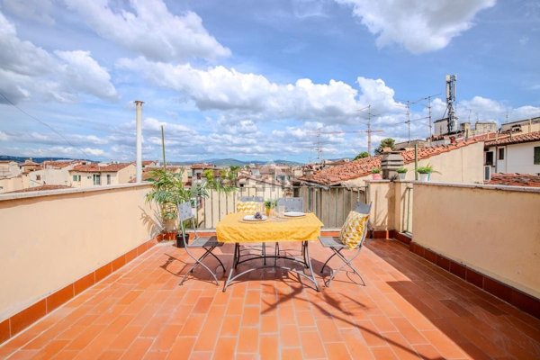 appartamento in vendita a Firenze in zona Centro Santa Croce
