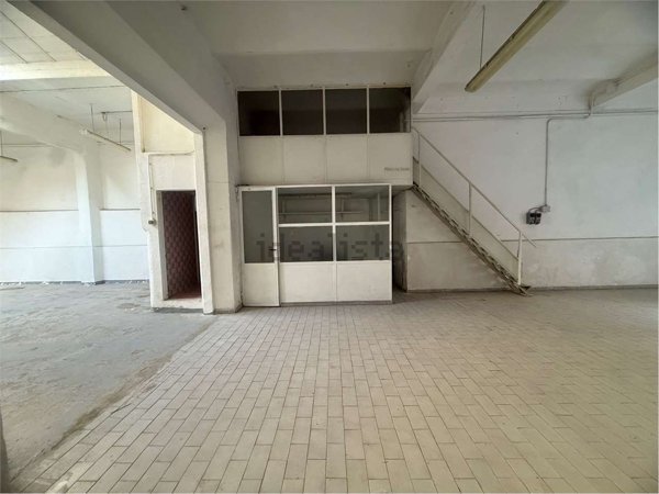 locale di sgombero in vendita a Firenze in zona Careggi