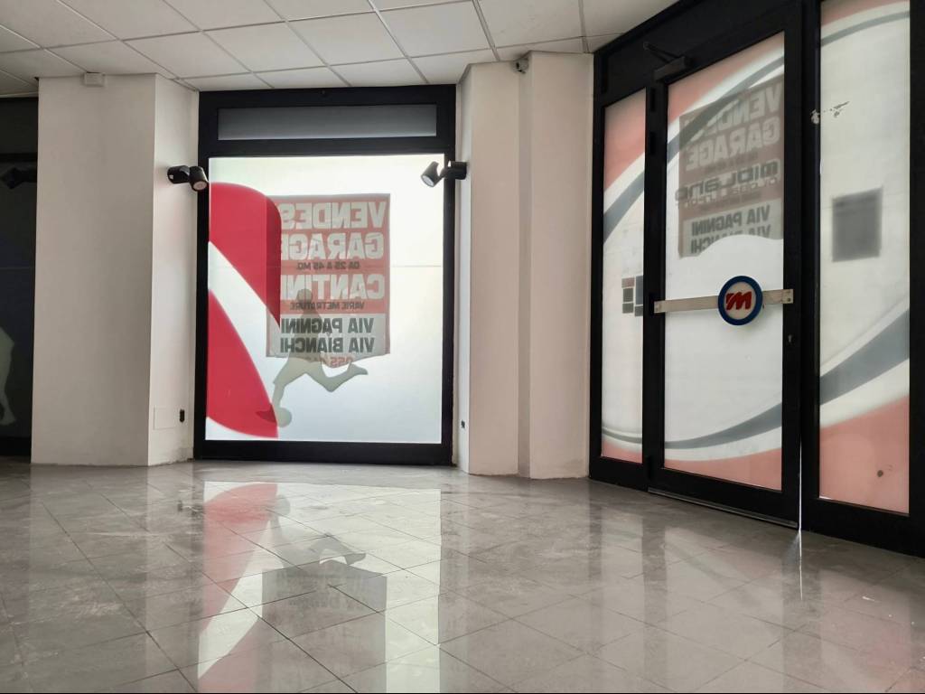 negozio in vendita a Firenze in zona Careggi