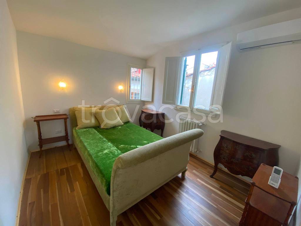 appartamento in vendita a Firenze in zona Ognissanti