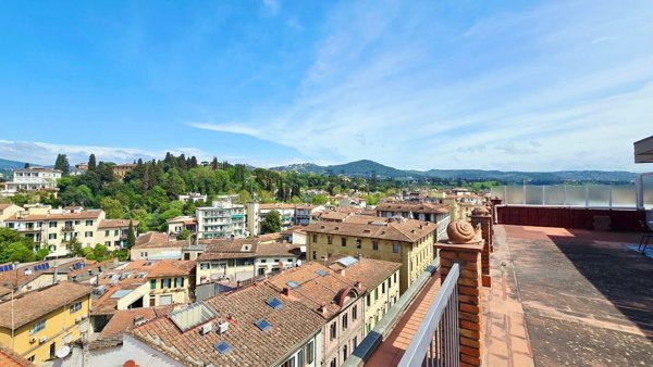 appartamento in vendita a Firenze in zona Campo di Marte