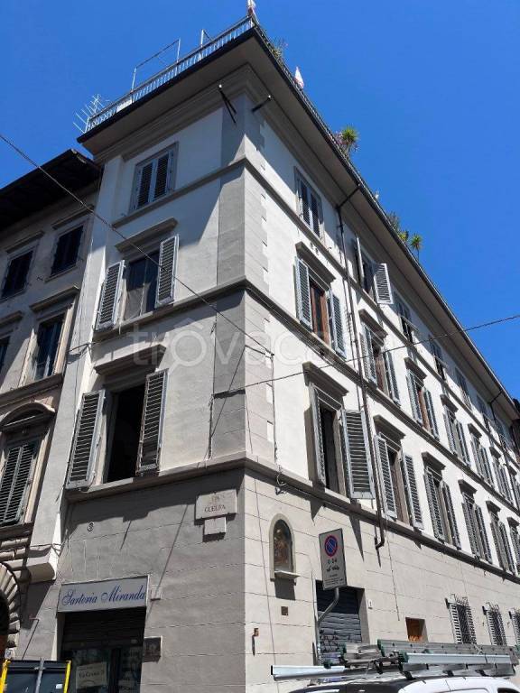 appartamento in vendita a Firenze in zona Centro San Lorenzo
