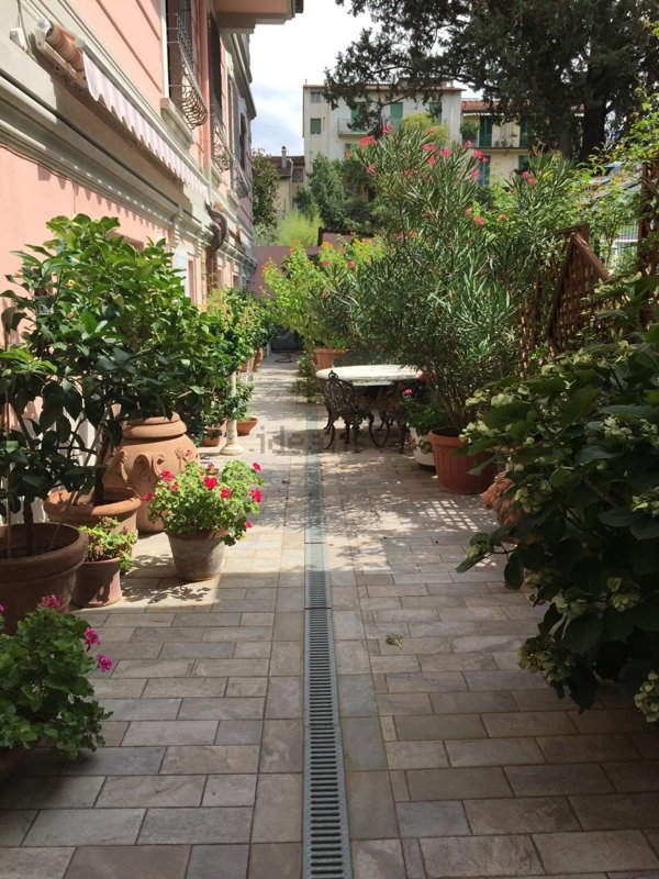 appartamento in vendita a Firenze in zona Campo di Marte