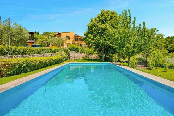 casa indipendente in vendita a Firenze in zona Careggi