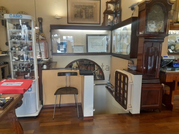 negozio in vendita a Firenze in zona Pignone