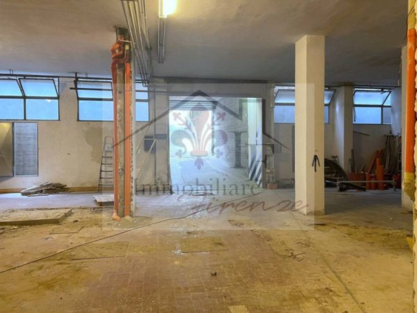 locale di sgombero in vendita a Firenze in zona Novoli