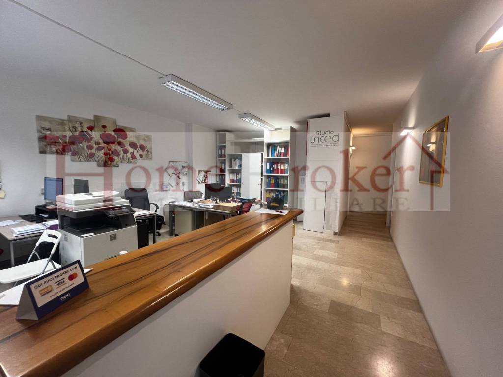 ufficio in vendita a Firenze in zona Gavinana