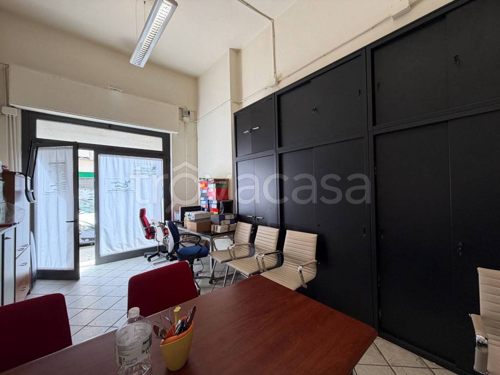ufficio in vendita a Firenze in zona Legnaia
