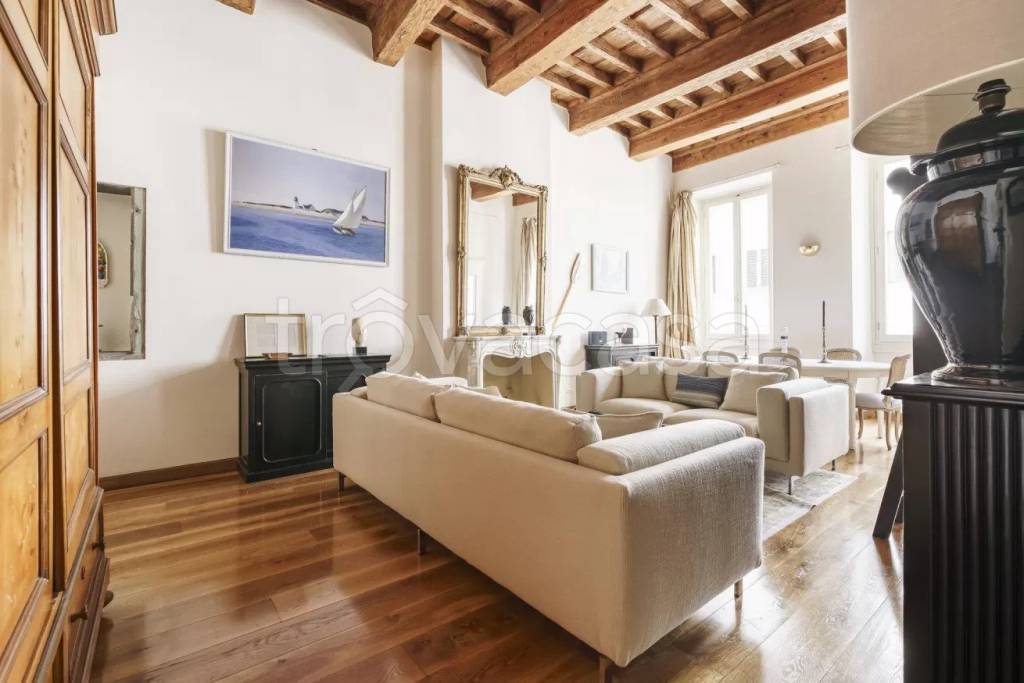 appartamento in vendita a Firenze in zona Centro Santa Maria Novella