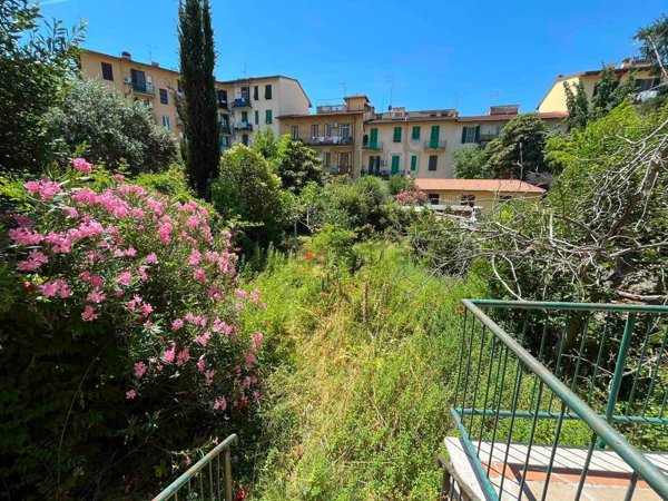 appartamento in vendita a Firenze in zona Statuto