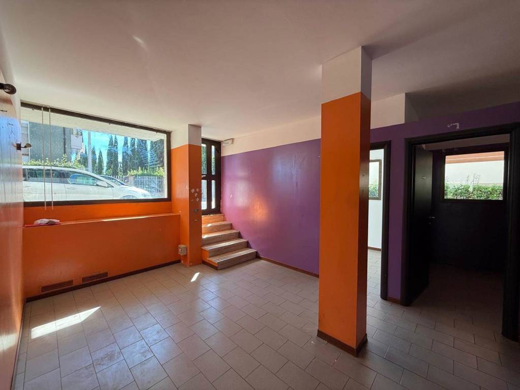 negozio in vendita a Firenze in zona Careggi