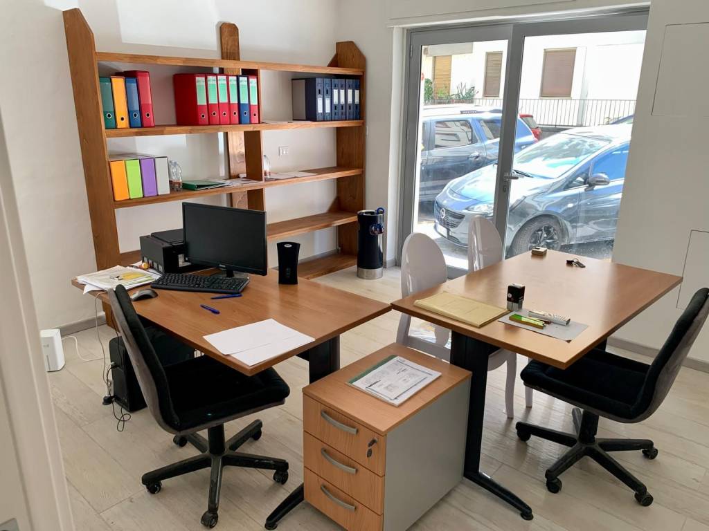 negozio in vendita a Firenze in zona Careggi
