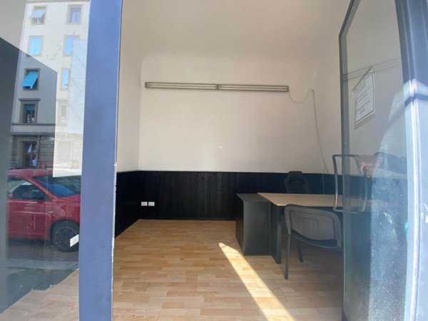 negozio in vendita a Firenze in zona Le Cure