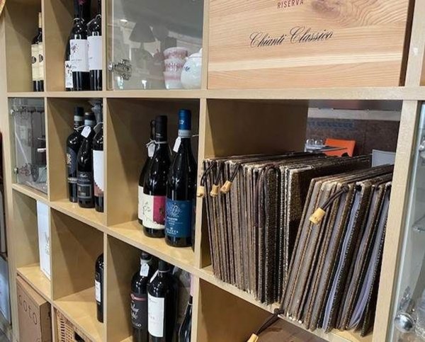 negozio in vendita a Firenze in zona Isolotto