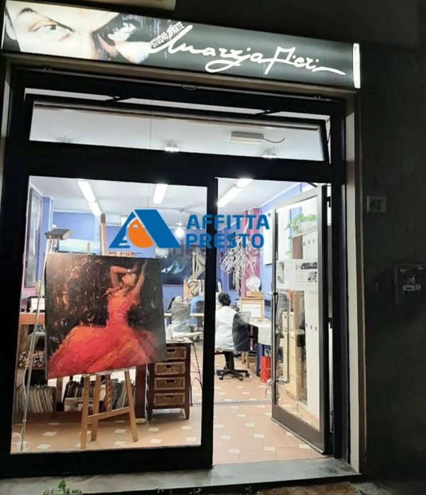 locale commerciale in vendita a Firenze