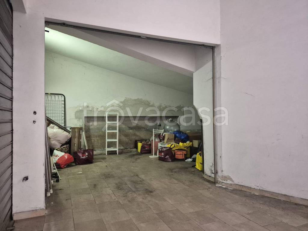 locale di sgombero in vendita a Firenze in zona Novoli