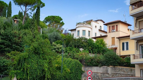 appartamento in vendita a Firenze in zona Campo di Marte
