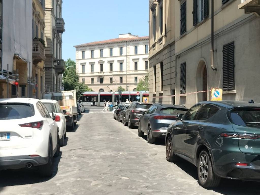 appartamento in vendita a Firenze in zona Centro San Lorenzo