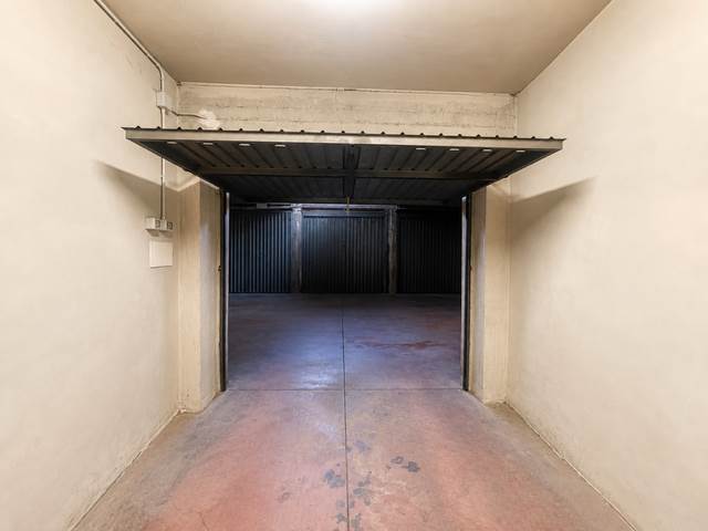 locale di sgombero in vendita a Firenze in zona Isolotto