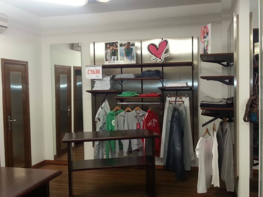 negozio in vendita a Firenze in zona Rovezzano