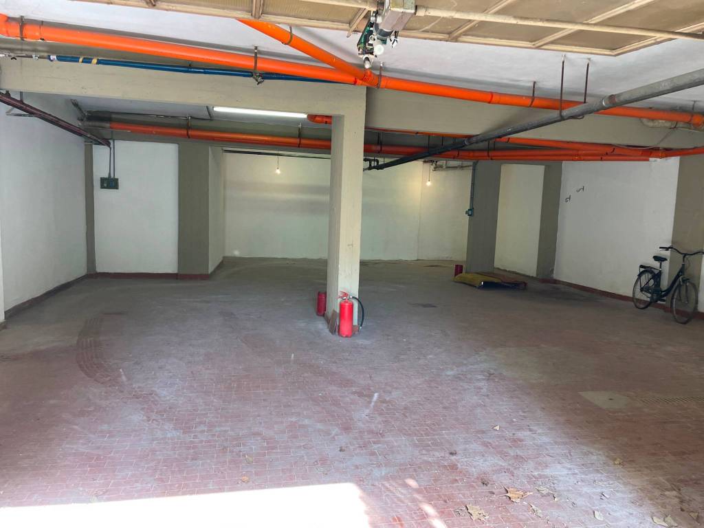 locale commerciale in vendita a Firenze