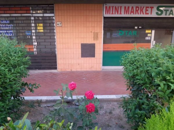 negozio in vendita a Firenze in zona Novoli