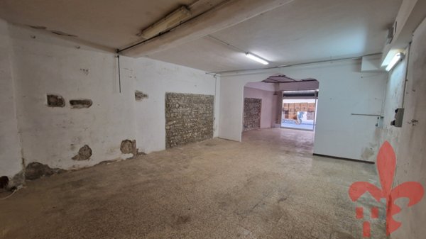 negozio in vendita a Firenze in zona Centro Santa Croce