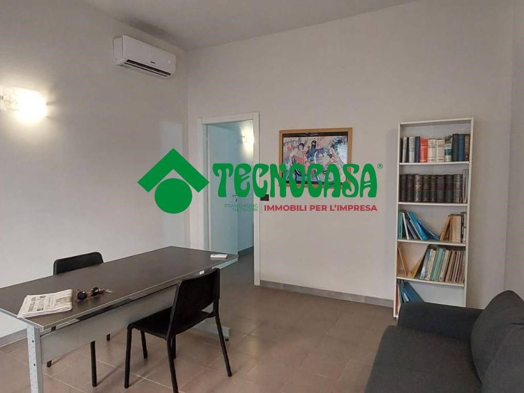 negozio in vendita a Firenze in zona Novoli