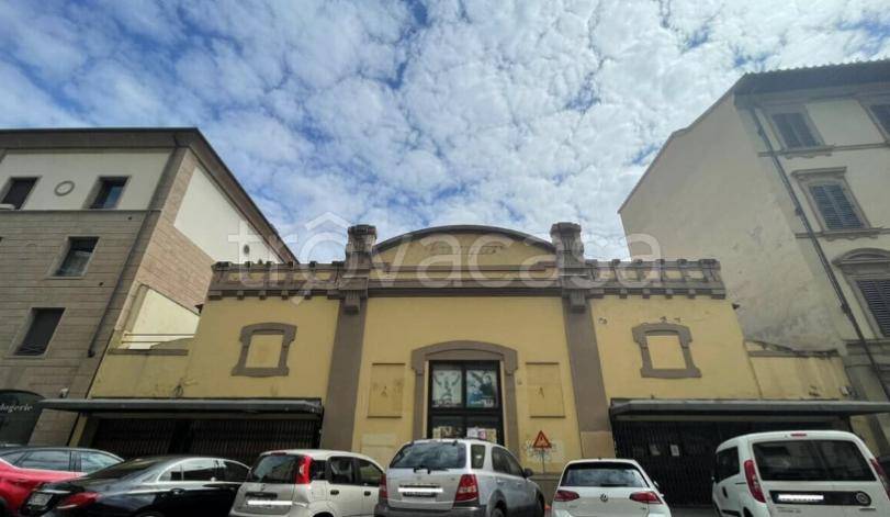 locale commerciale in vendita a Firenze in zona Centro Storico