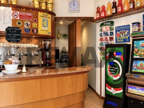 negozio in vendita a Firenze in zona Novoli
