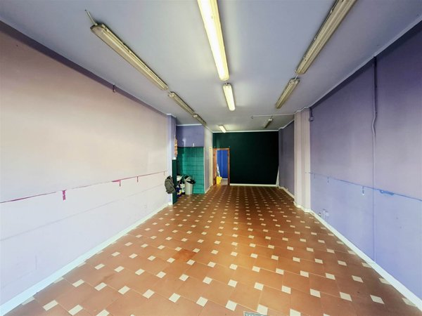 negozio in vendita a Firenze in zona Isolotto