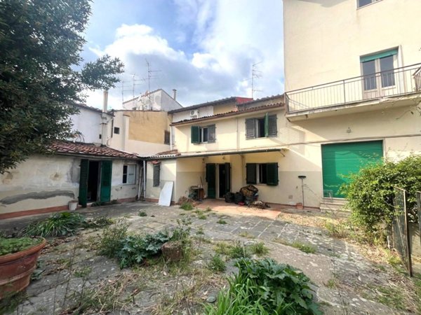 casa indipendente in vendita a Firenze in zona Peretola