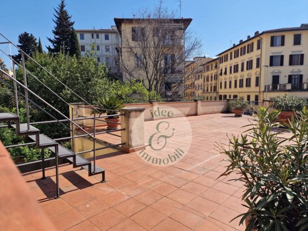 casa indipendente in vendita a Firenze